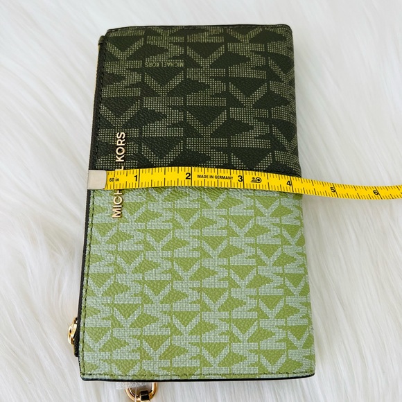 Michael Kors Jet Set Double Zip Wristlet - Picture 13 of 15